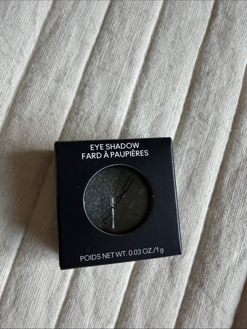 MAC Cosmetics Single Eyeshadow — private jet glitter